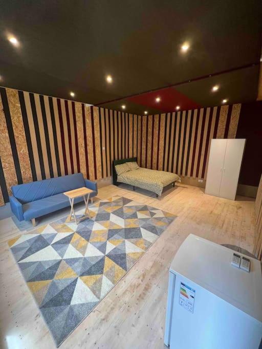 Newly Built Large Garden Ensuite Guest Studio بورهاموود المظهر الخارجي الصورة