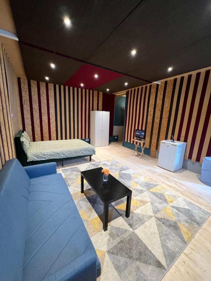 Newly Built Large Garden Ensuite Guest Studio بورهاموود المظهر الخارجي الصورة